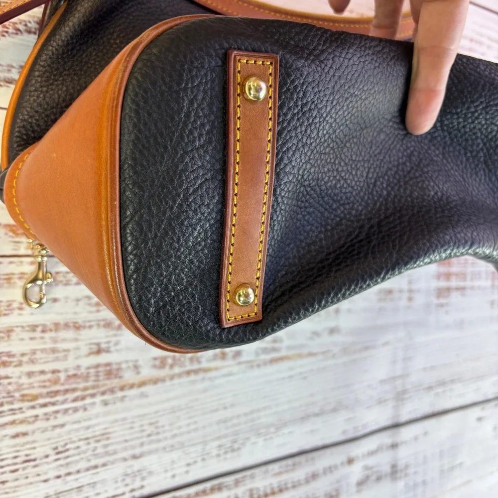 Vintage Dooney & Bourke Hobo Bag Med Black Tan Pebbled Leather Preppy Timeless